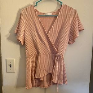 Short sleeve tied top